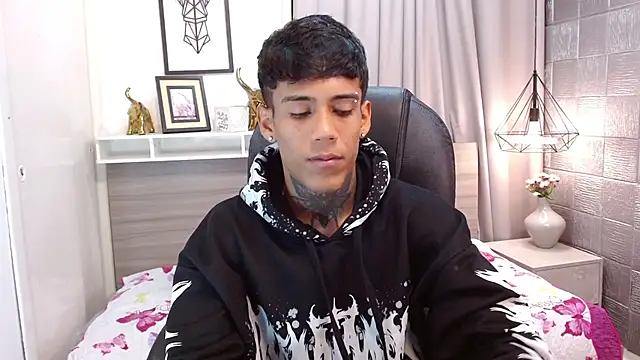 RyanKing19 online show from 10-21-25, 04:13