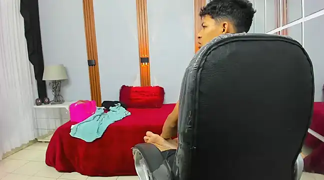 leslieanddrako online show from 03-02-25, 10:27