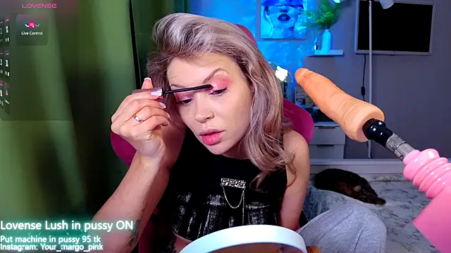 Snapshot of Margony chatting on 11-28-25, 04:04 Margony online show from 11-28-25, 04:04