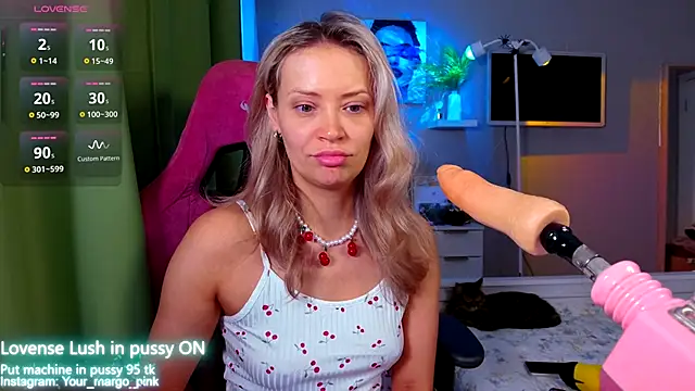 Snapshot of Margony chatting on 11-30-25, 03:54 Margony online show from 11-30-25, 03:54