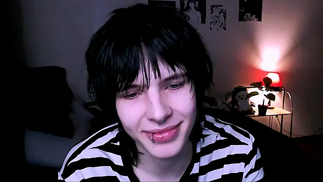 Snapshot of timi-moon chatting on 11-20-25, 10:26 timi-moon online show from 11-20-25, 10:26