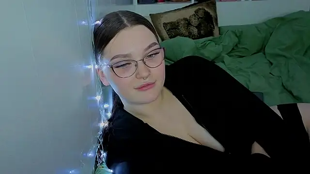 milliedoll online show from 10-18-25, 11:33