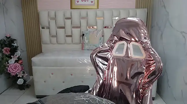 Snapshot of lili_conor_s chatting on 03-10-25, 01:10 lili conor s online show from 03-10-25, 01:10