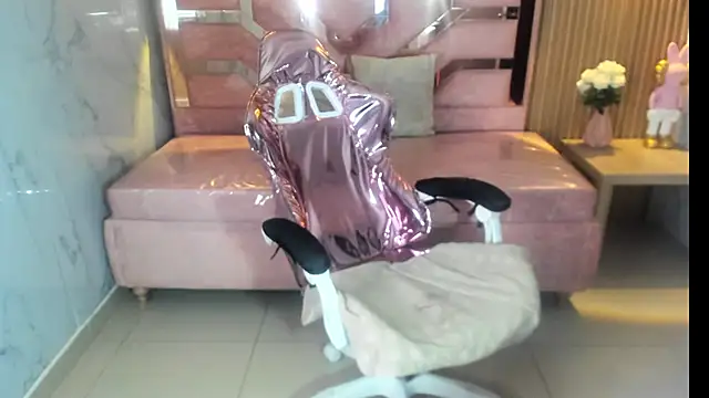 Snapshot of lili_conor_s chatting on 03-11-25, 11:37 lili conor s online show from 03-11-25, 11:37