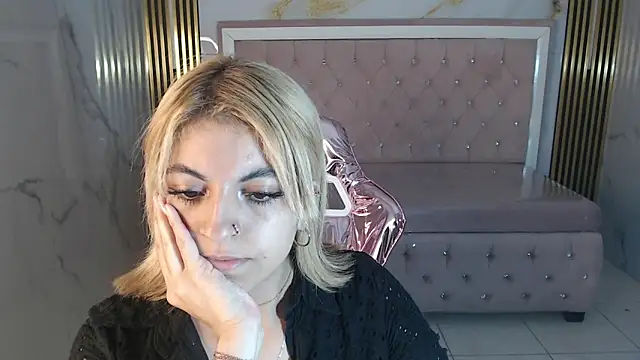 Snapshot of lili_conor_s chatting on 03-20-25, 10:10 lili conor s online show from 03-20-25, 10:10