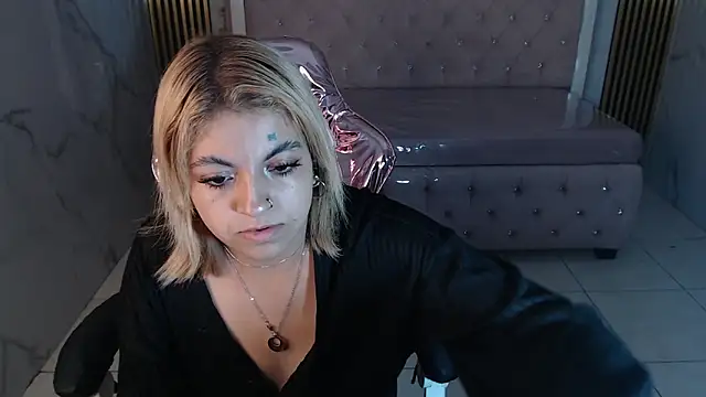 Snapshot of lili_conor_s chatting on 03-22-25, 10:06 lili conor s online show from 03-22-25, 10:06