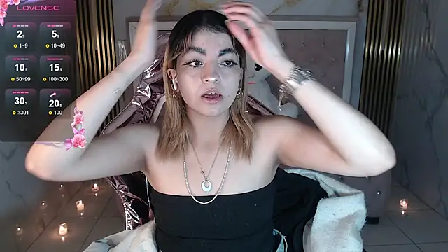 Snapshot of lili_conor_s chatting on 09-20-25, 03:40 lili conor s online show from 09-20-25, 03:40