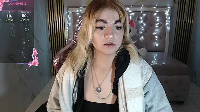 Snapshot of lili_conor_s chatting on 10-02-25, 03:57 lili conor s online show from 10-02-25, 03:57