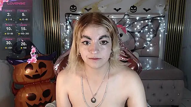 Snapshot of lili_conor_s chatting on 10-04-25, 03:48 lili conor s online show from 10-04-25, 03:48