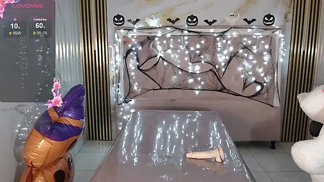 Snapshot of lili_conor_s chatting on 10-05-25, 08:34 lili conor s online show from 10-05-25, 08:34