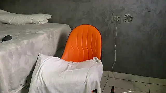 Snapshot of Justusual444 chatting on 12-15-25, 10:30 Justusual444 online show from 12-15-25, 10:30