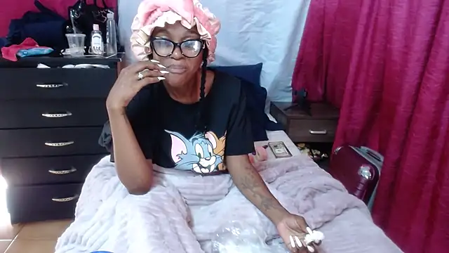 Snapshot of xxTatiannaxx chatting on 10-31-25, 06:14 xxTatiannaxx online show from 10-31-25, 06:14