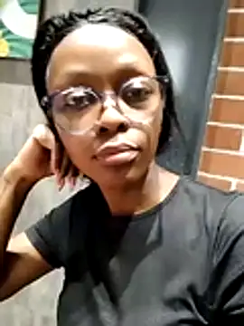 Snapshot of xxTatiannaxx chatting on 05-30-26, 02:03 xxTatiannaxx online show from 05-30-26, 02:03