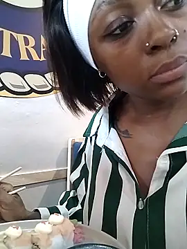 Snapshot of xxTatiannaxx chatting on 06-01-26, 01:46 xxTatiannaxx online show from 06-01-26, 01:46