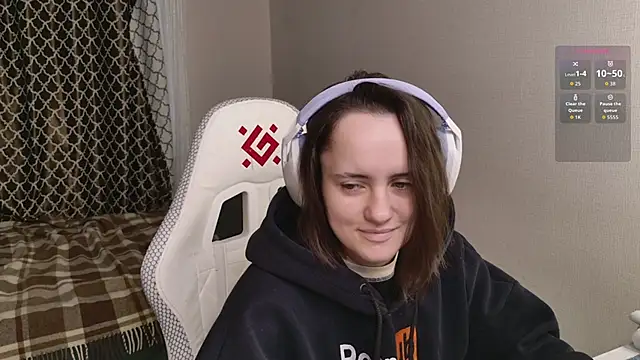 Luna Loveee online show from 09-18-25, 03:41