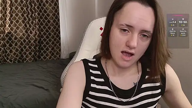 Luna Loveee online show from 09-28-25, 05:13