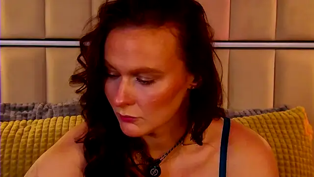 Snapshot of NatalyRose_ chatting on 09-30-25, 04:17 NatalyRose online show from 09-30-25, 04:17