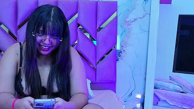 innocenthazel online show from 12-02-25, 03:34