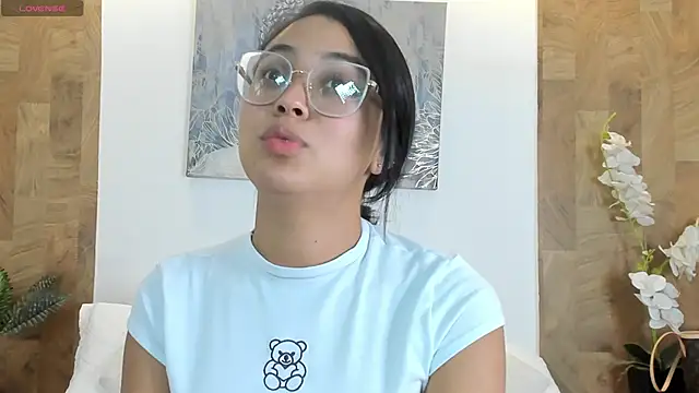Snapshot of Lucia_Brown_ chatting on 06-03-26, 10:48 Lucia Brown online show from 06-03-26, 10:48