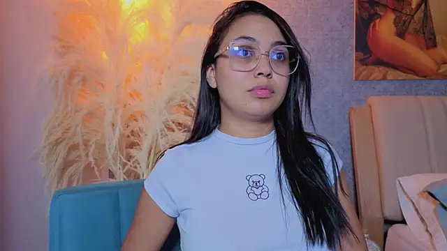 Snapshot of Lucia_Brown_ chatting on 06-04-26, 11:16 Lucia Brown online show from 06-04-26, 11:16