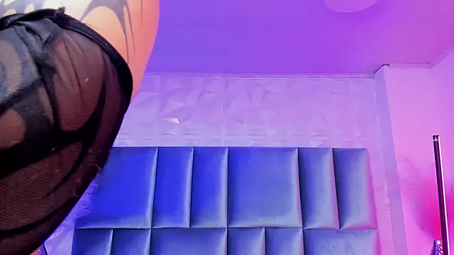 Selene bennet online show from 03-17-26, 03:44