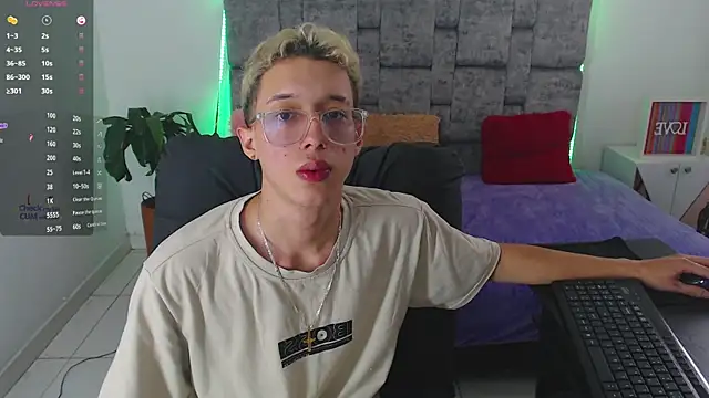 skinny bigcock02 online show from 11-20-25, 08:30