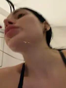 Mia Splash online show from 04-17-26, 06:33