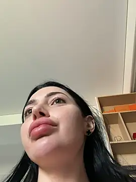 Mia Splash online show from 04-19-26, 10:36