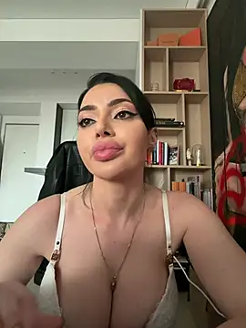 Mia Splash online show from 04-27-26, 04:05