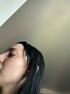 Mia Splash online show from 05-18-26, 10:10