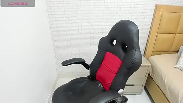 Snapshot of MEGANZARICK chatting on 09-22-25, 12:29 MEGANZARICK online show from 09-22-25, 12:29