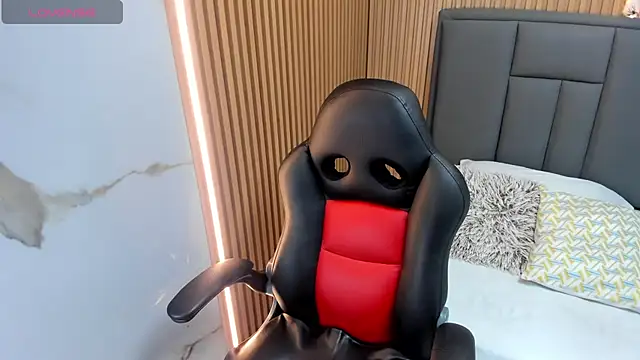 Snapshot of MEGANZARICK chatting on 11-08-25, 03:18 MEGANZARICK online show from 11-08-25, 03:18