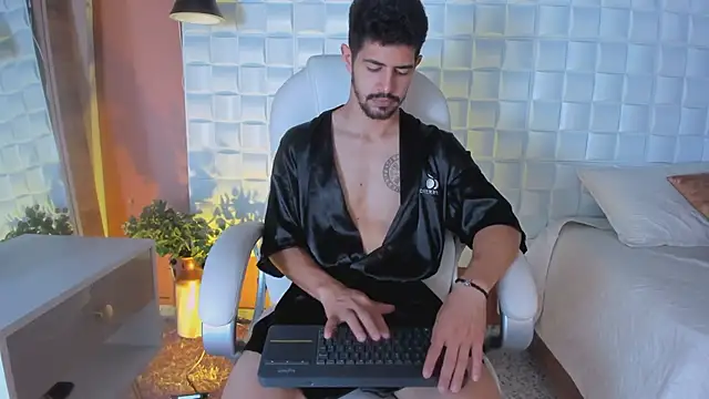 AlejandroStormm online show from 03-18-25, 08:26