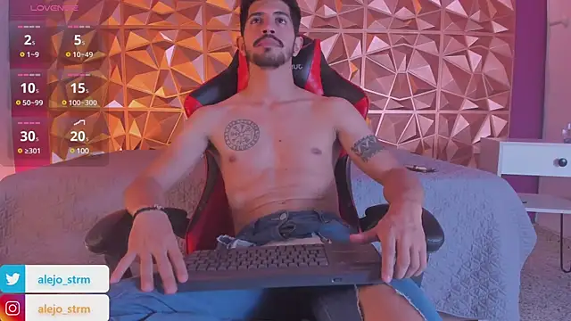 Snapshot of AlejandroStormm chatting on 03-21-25, 08:50 AlejandroStormm online show from 03-21-25, 08:50
