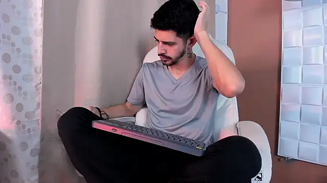 AlejandroStormm online show from 10-15-25, 09:15