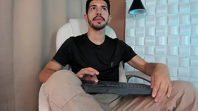 AlejandroStormm online show from 10-17-25, 08:33