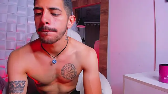 Snapshot of AlejandroStormm chatting on 12-04-25, 08:06 AlejandroStormm online show from 12-04-25, 08:06