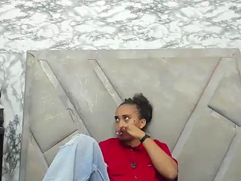 ElizaAndQuisha online show from 10-04-25, 01:09