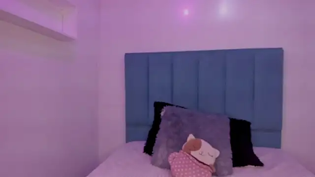 Anniie  Evans online show from 10-06-25, 02:25