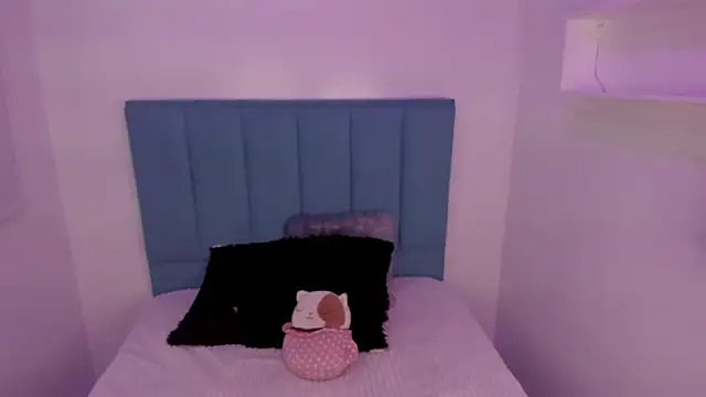 Anniie  Evans online show from 10-09-25, 04:27