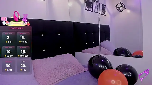 Anniie  Evans online show from 10-22-25, 04:24