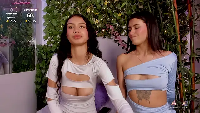 Snapshot of Anniie__Evans chatting on 11-13-25, 09:03 Anniie Evans online show from 11-13-25, 09:03