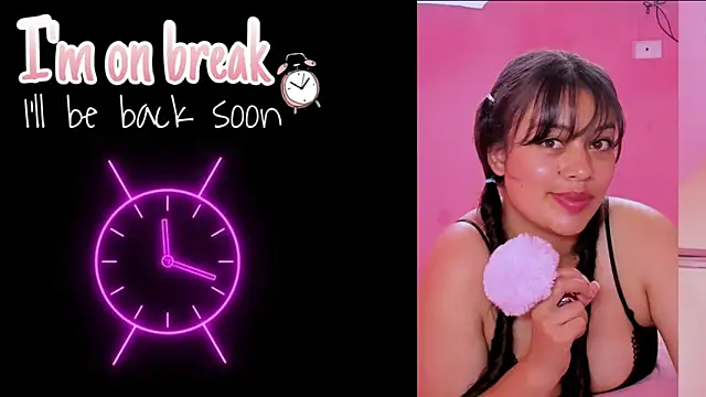 Snapshot of Mila_roussee chatting on 10-10-25, 12:42 Mila roussee online show from 10-10-25, 12:42