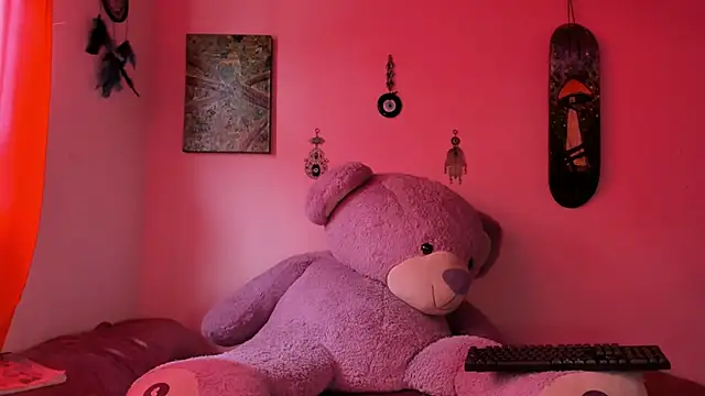 Maddy Jhonsson online show from 02-12-26, 04:24