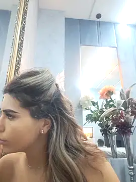 Bella Posh online show from 10-21-25, 04:35