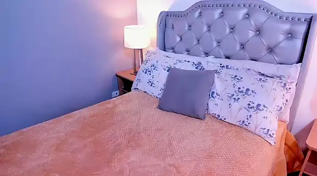 Laura Bonnet  online show from 03-19-25, 04:55