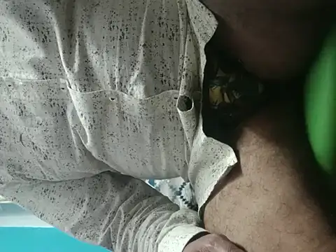 Snapshot of longsexji chatting on 11-28-25, 04:31 longsexji online show from 11-28-25, 04:31