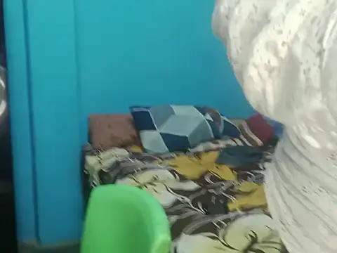 Snapshot of longsexji chatting on 11-30-25, 05:28 longsexji online show from 11-30-25, 05:28