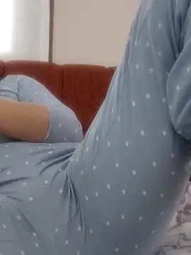 Snapshot of BUSE8821 chatting on 11-24-25, 08:25 BUSE8821 online show from 11-24-25, 08:25