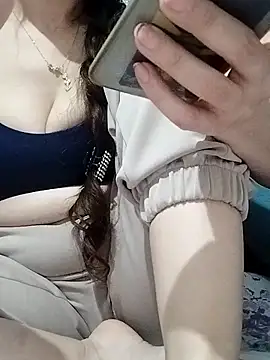 Snapshot of BUSE8821 chatting on 11-28-25, 08:11 BUSE8821 online show from 11-28-25, 08:11